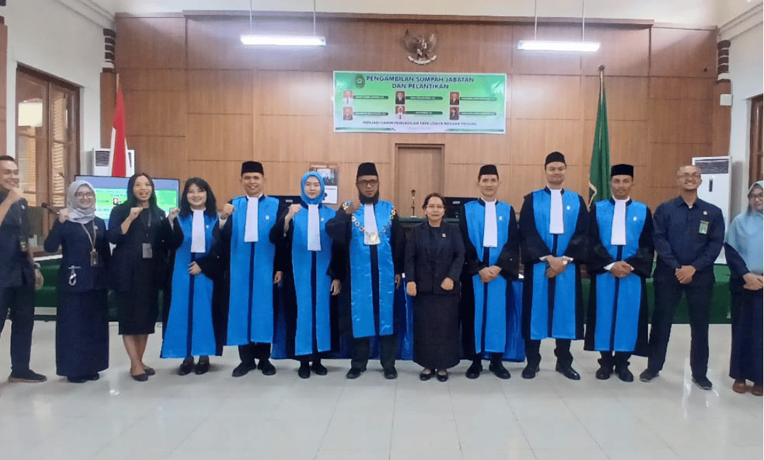 Ketua melantik 6 (enam) orang Hakim PTUN Padang