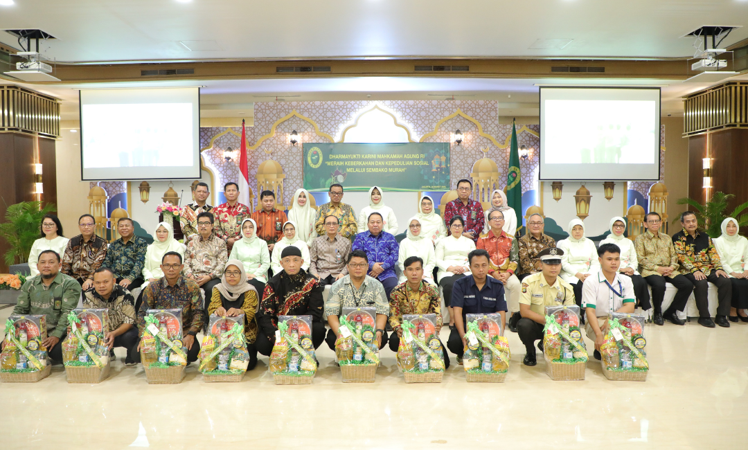 Pelaksanaan Sembako Murah Dharmayukti Karini Mahkamah Agung RI Dan IKAHI