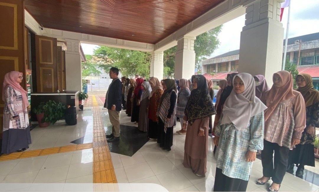 Kegiatan Apel Sore dengan Pembina Apel Ibu Aryani widhiastuti, SH., MH.