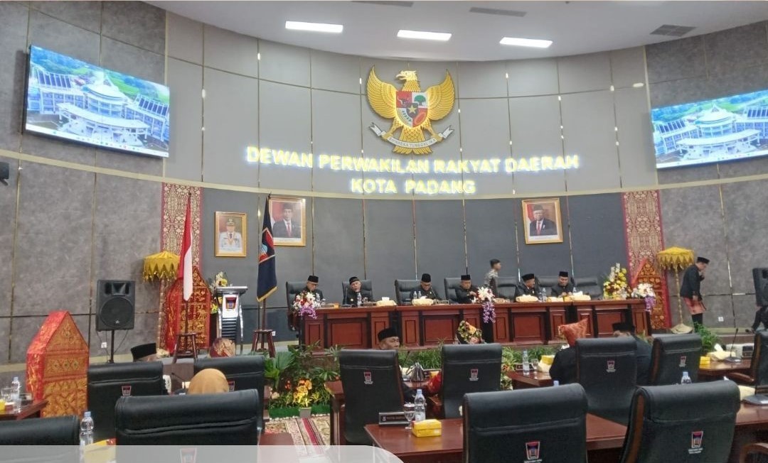 Undangan Rapat Istimewa DPRD Kota Padang dalam rangka memperingati HARI JADI KOTA PADANG ke- 355