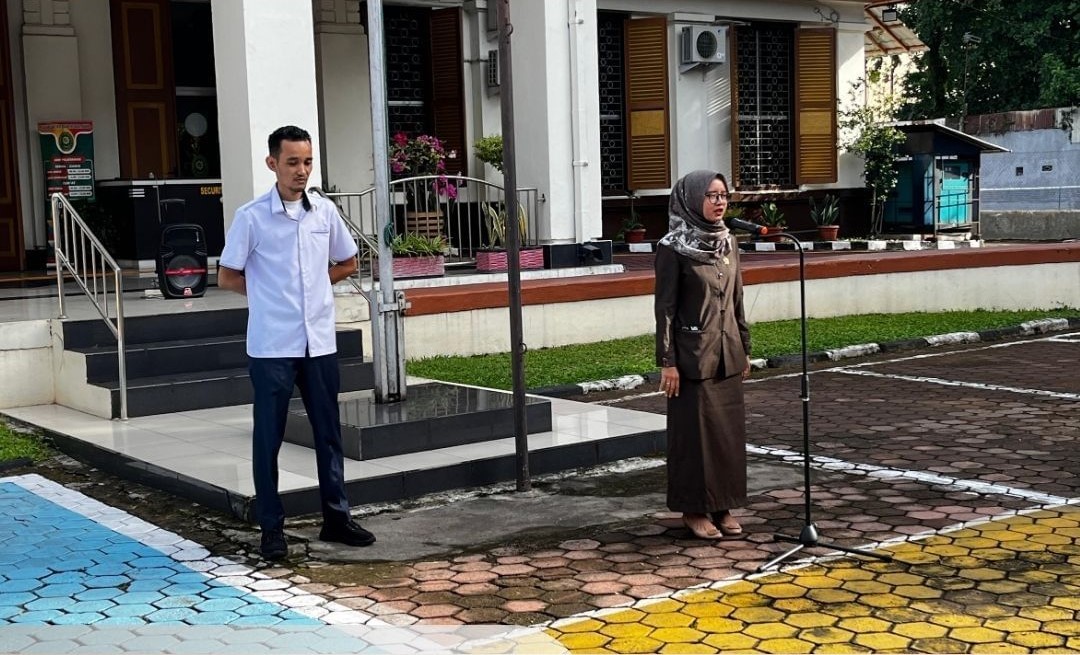 Kegiatan Apel Pagi dengan Pembina Ibu Aryani Widhiastuti, S.H.