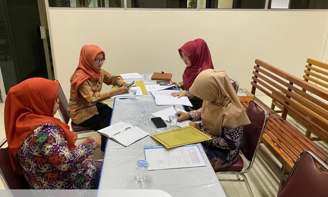 Rapat Panitia Seleksi Penyediaan Jasa Pos Bantuan Hukum (Posbakum)