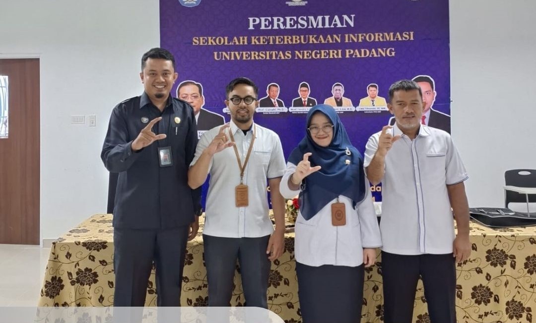 Peresmian Sekolah Keterbukaan Informasi oleh Universitas Negeri Padang (UNP)