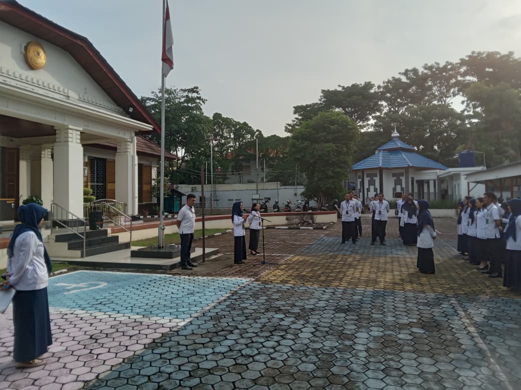 Kegiatan Rutin Apel Pagi PTUN Padang