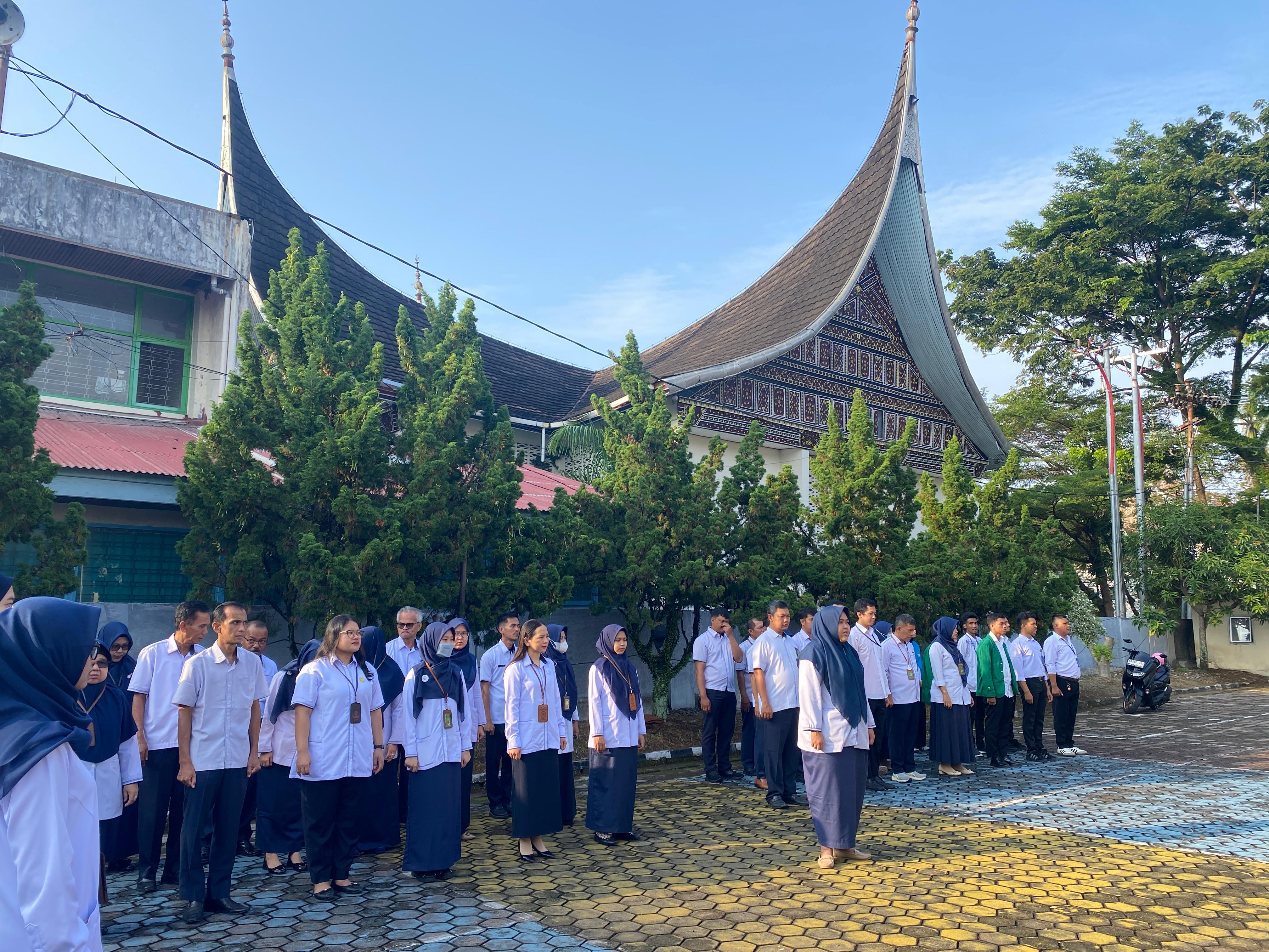 Kegiatan Rutin Apel Pagi PTUN Padang
