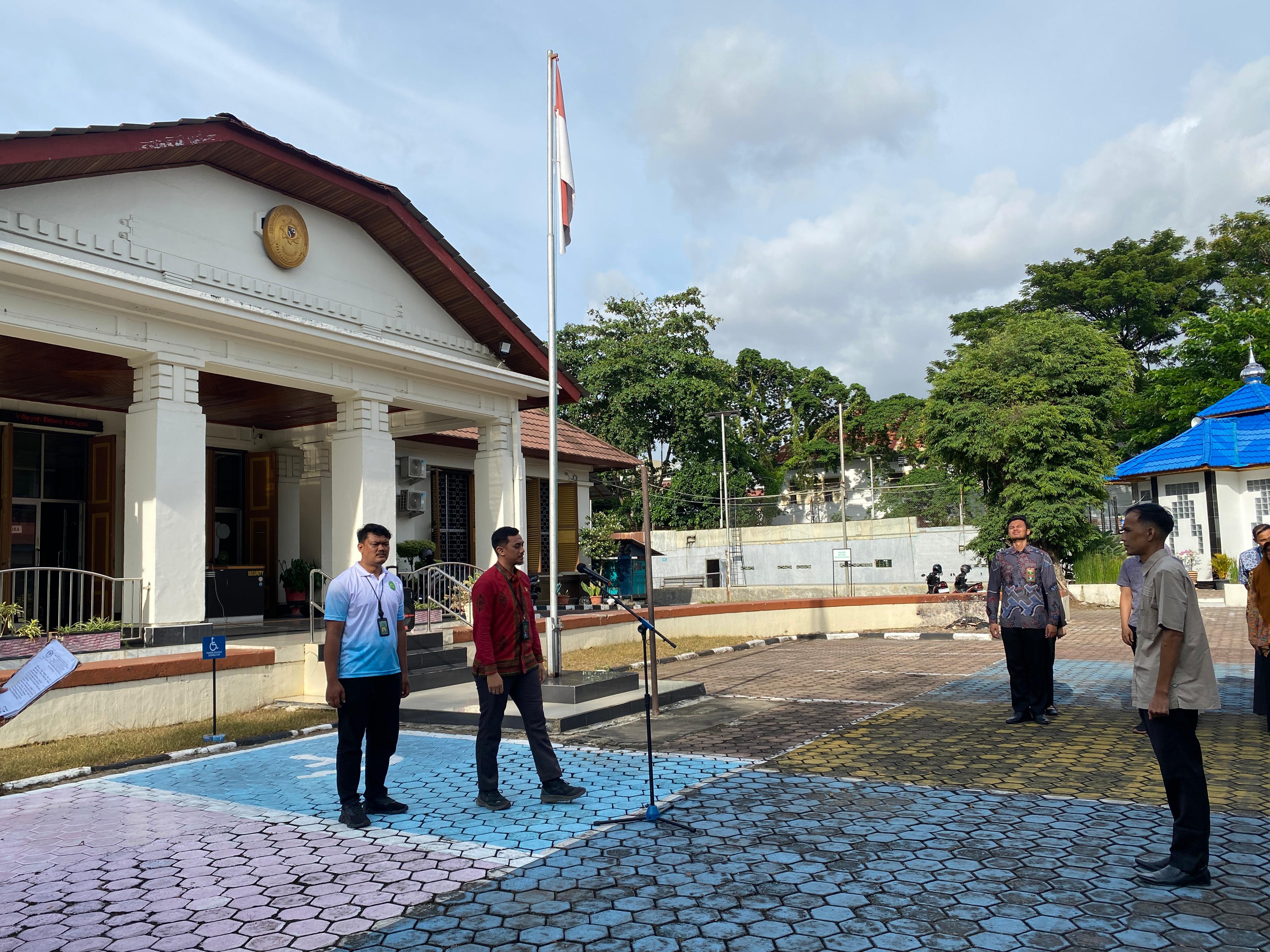 Kegiatan Rutin Apel Sore PTUN Padang