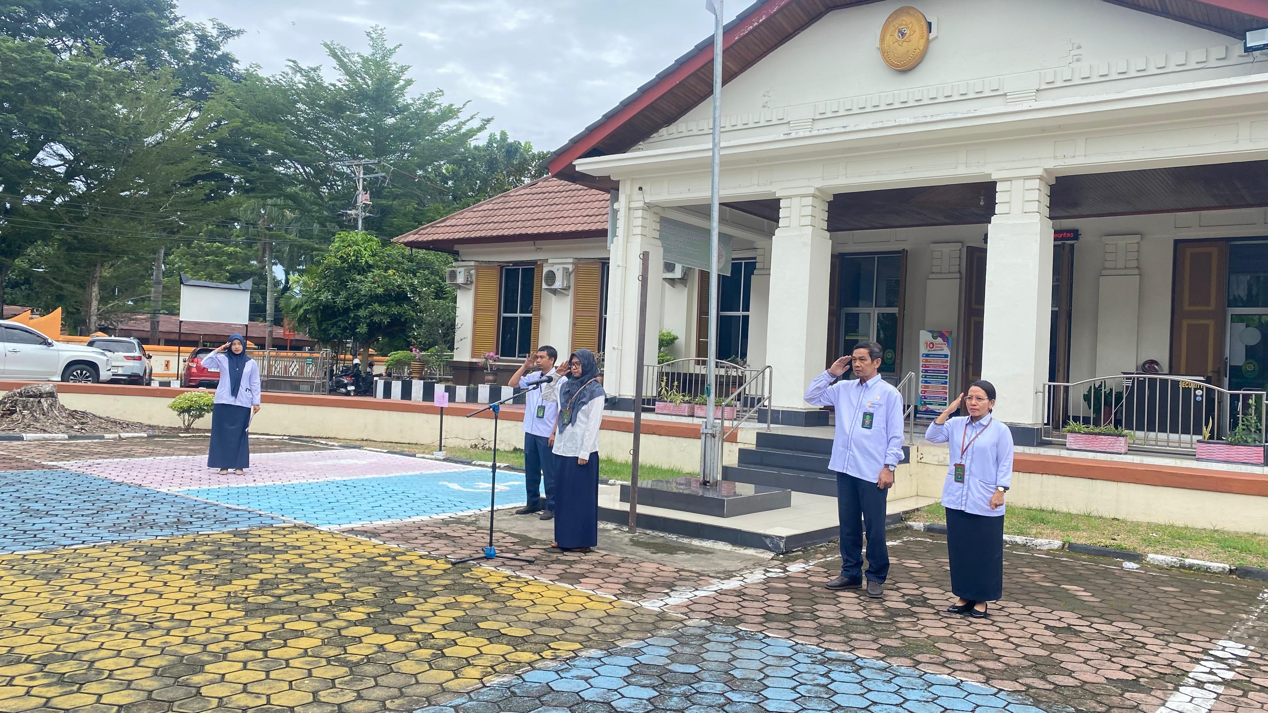 Kegiatan Rutin Apel Pagi PTUN Padang