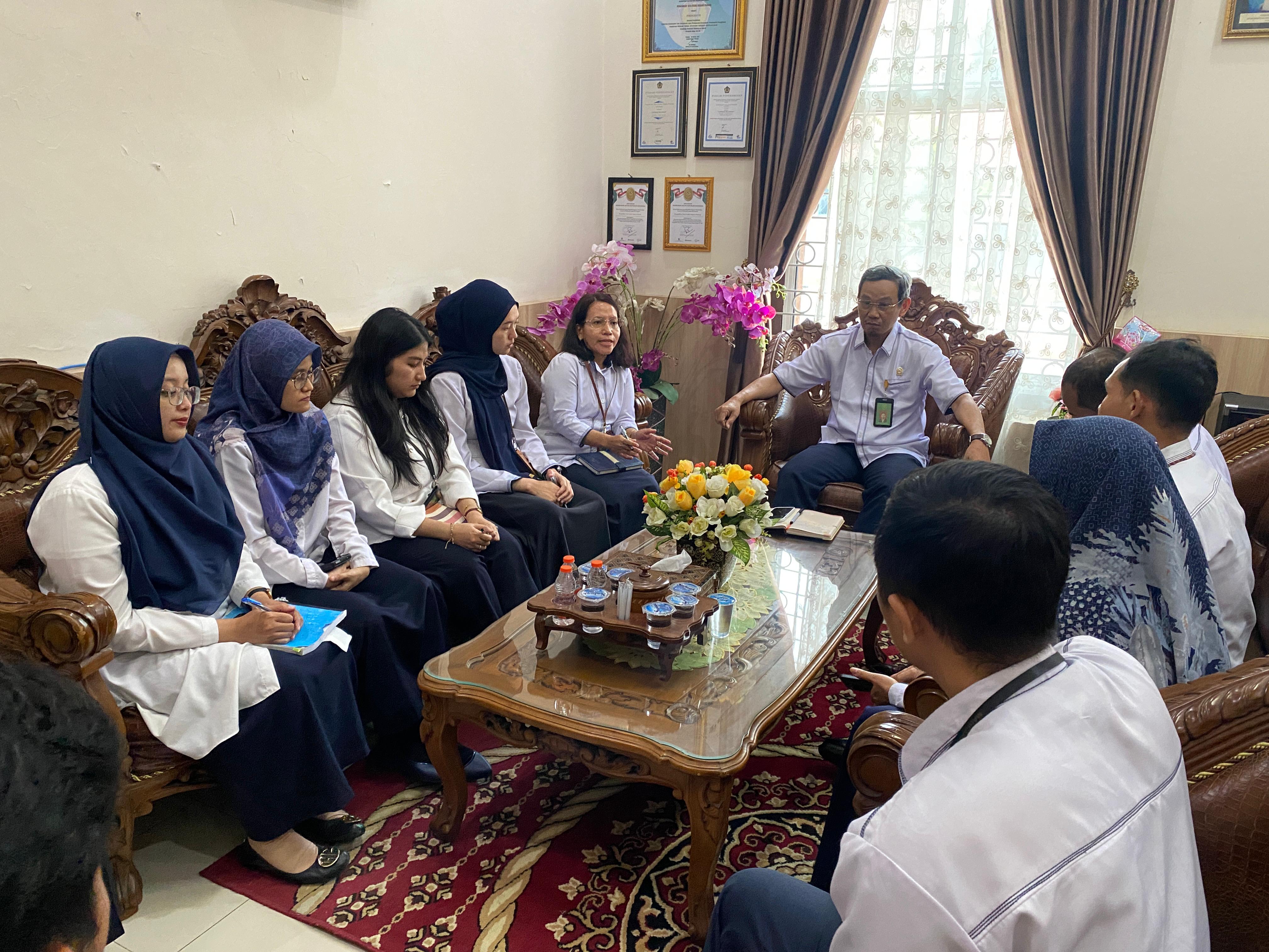 Rapat Internal Hakim pada Pengadilan Tata Usaha Negara Padang