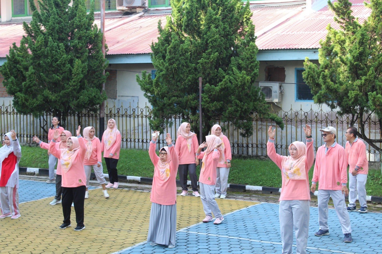 Kegiatan Senam Pagi PTUN Padang