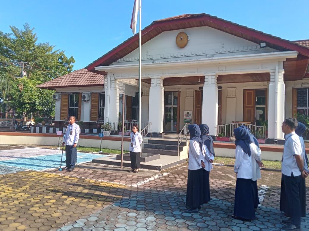 Kegiatan Rutin Apel Pagi PTUN Padang