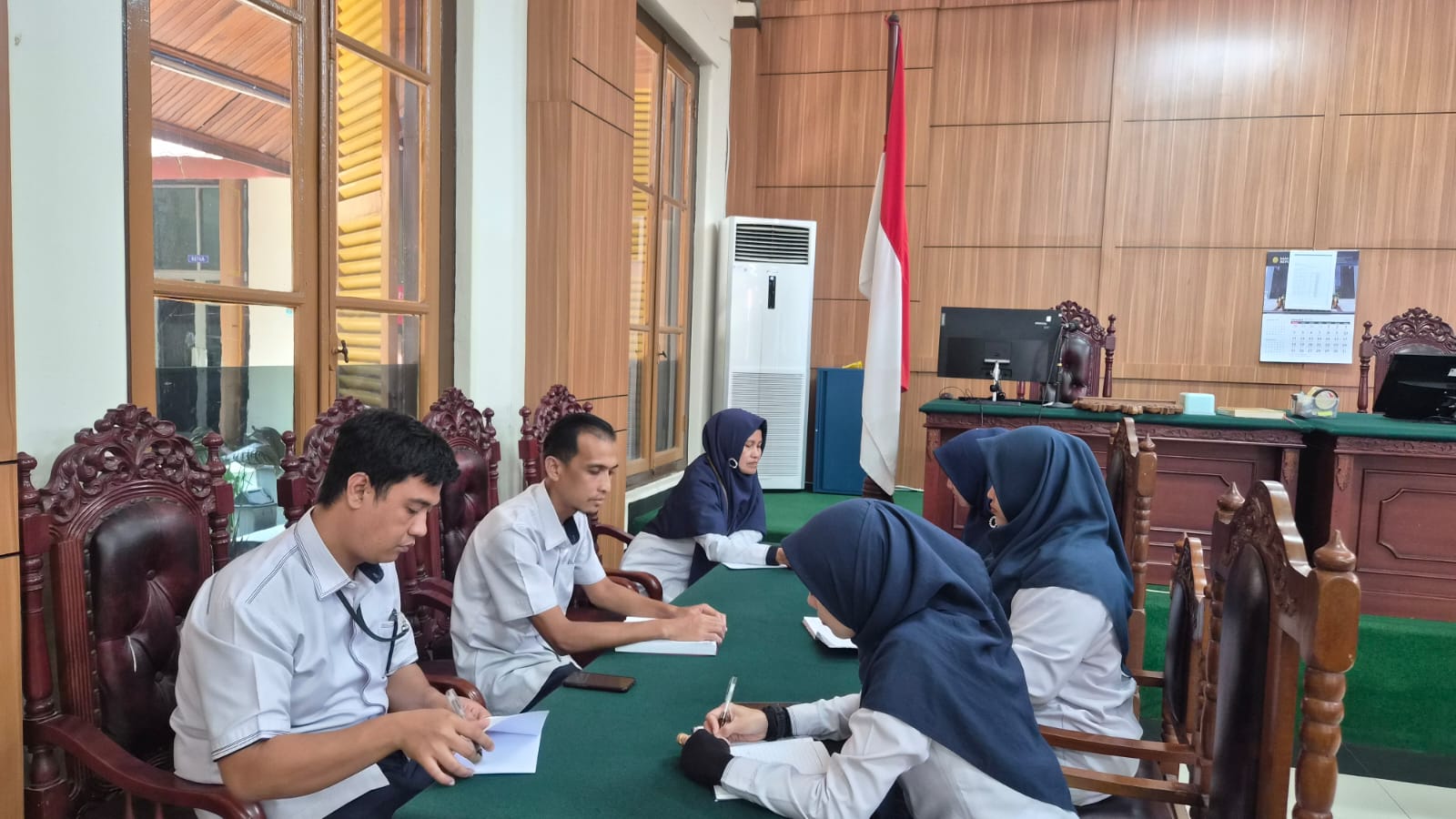 Rapat Koordinasi PPID dengan PPID Pelaksana dan Petugas Layanan Informasi Triwulan IV Tahun 2025