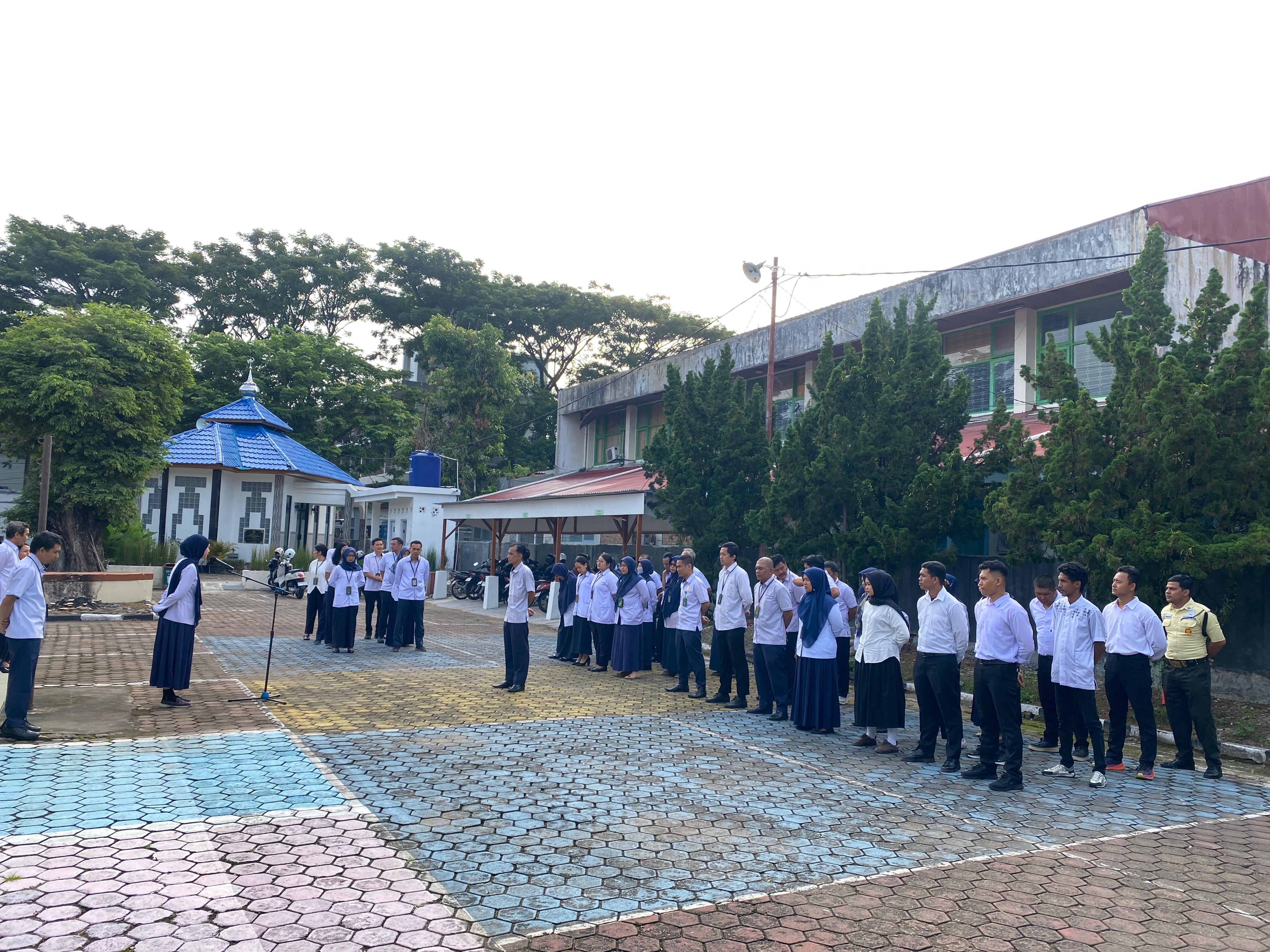 Kegiatan Apel Pagi PTUN Padang