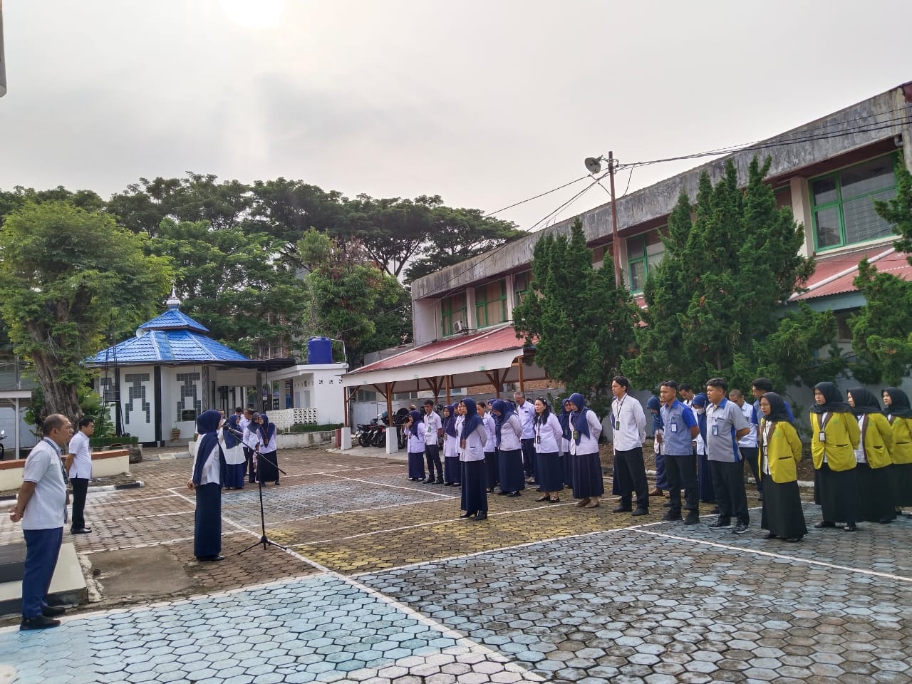 Kegiatan Rutin Apel Pagi PTUN Padang