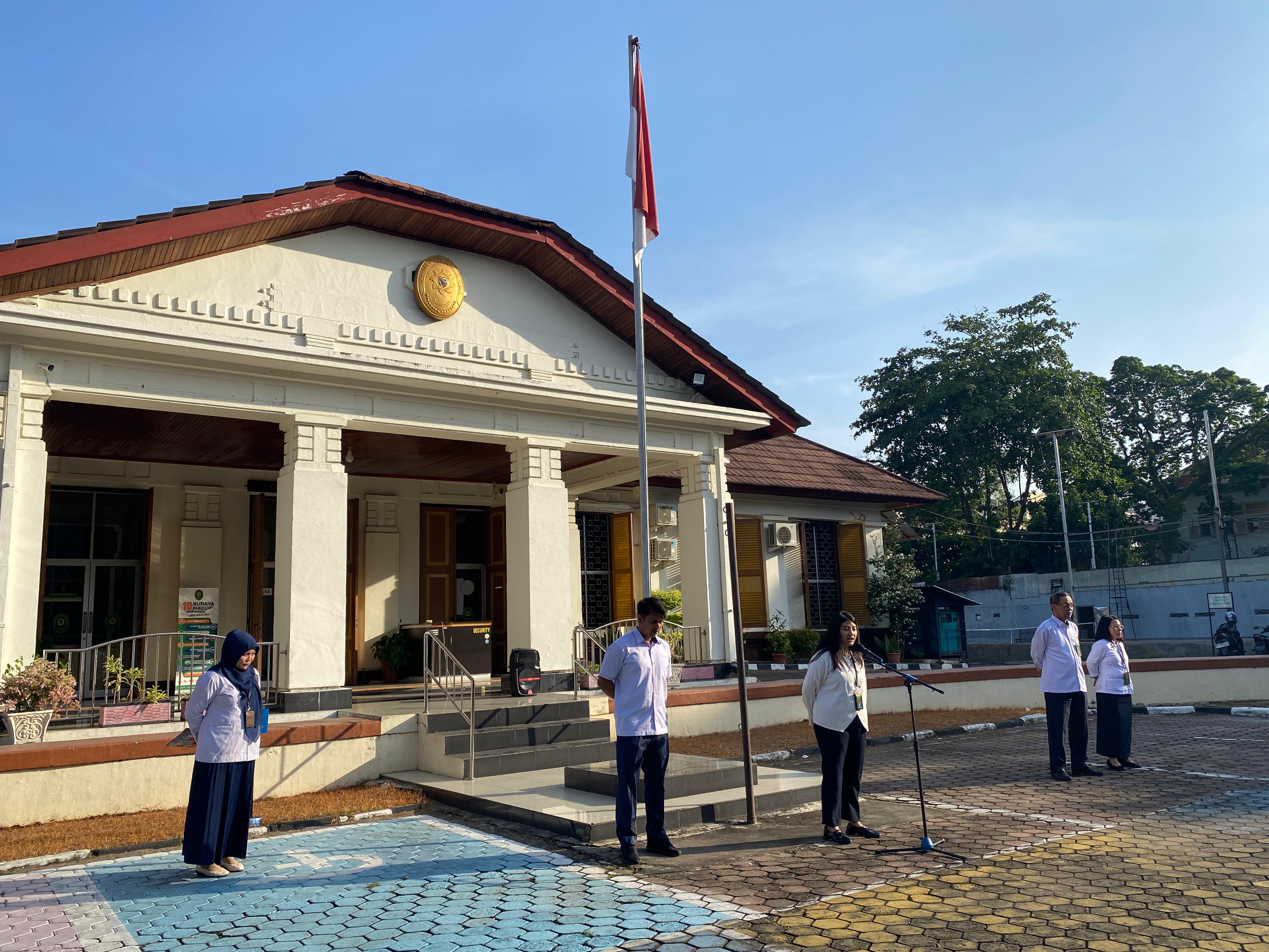 Kegiatan Rutin Apel Pagi PTUN Padang