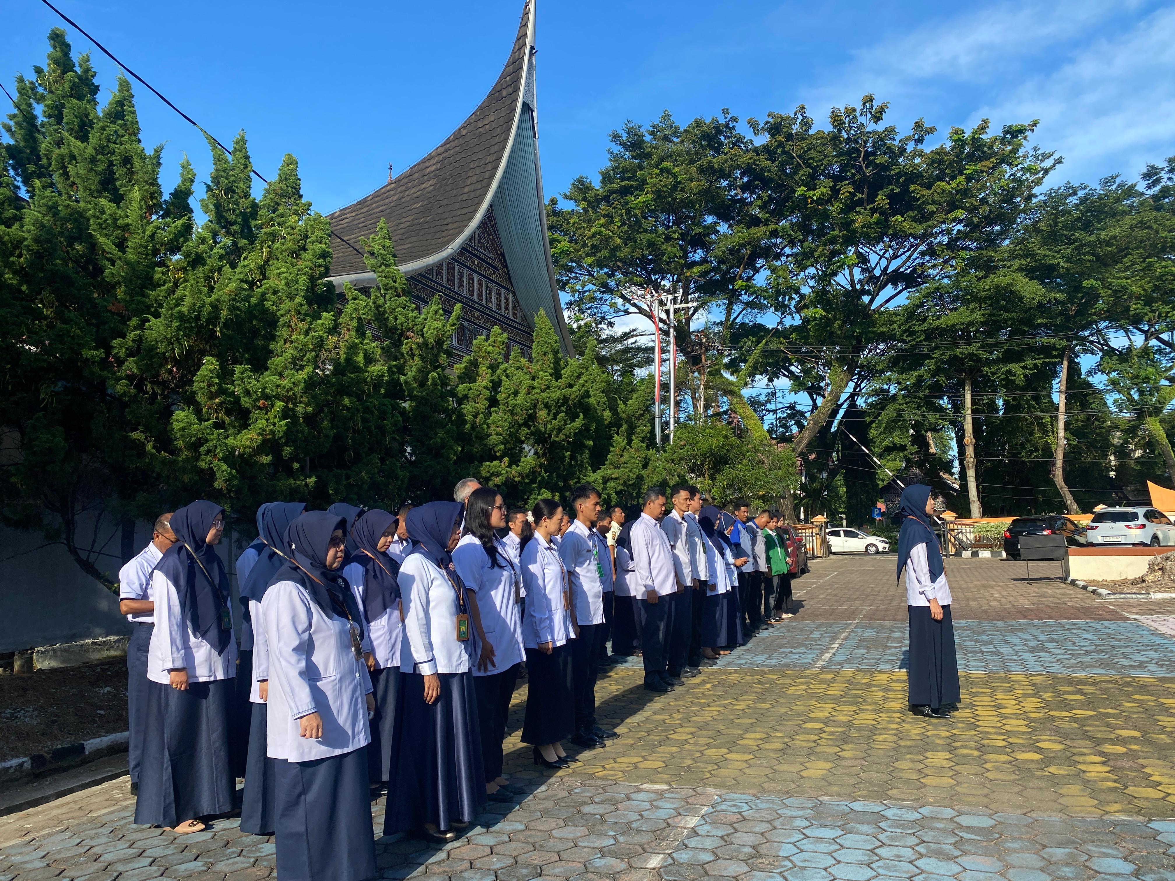 Kegiatan Rutin Apel Pagi PTUN Padang