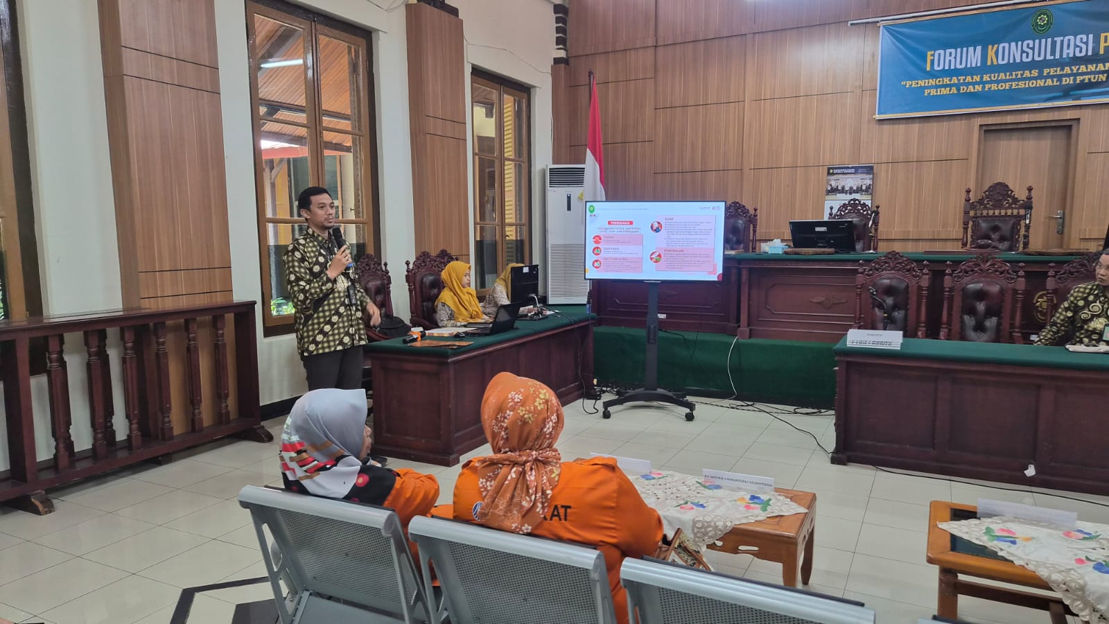 Forum Konsultasi Publik kepada Masyarakat Pencari Keadilan