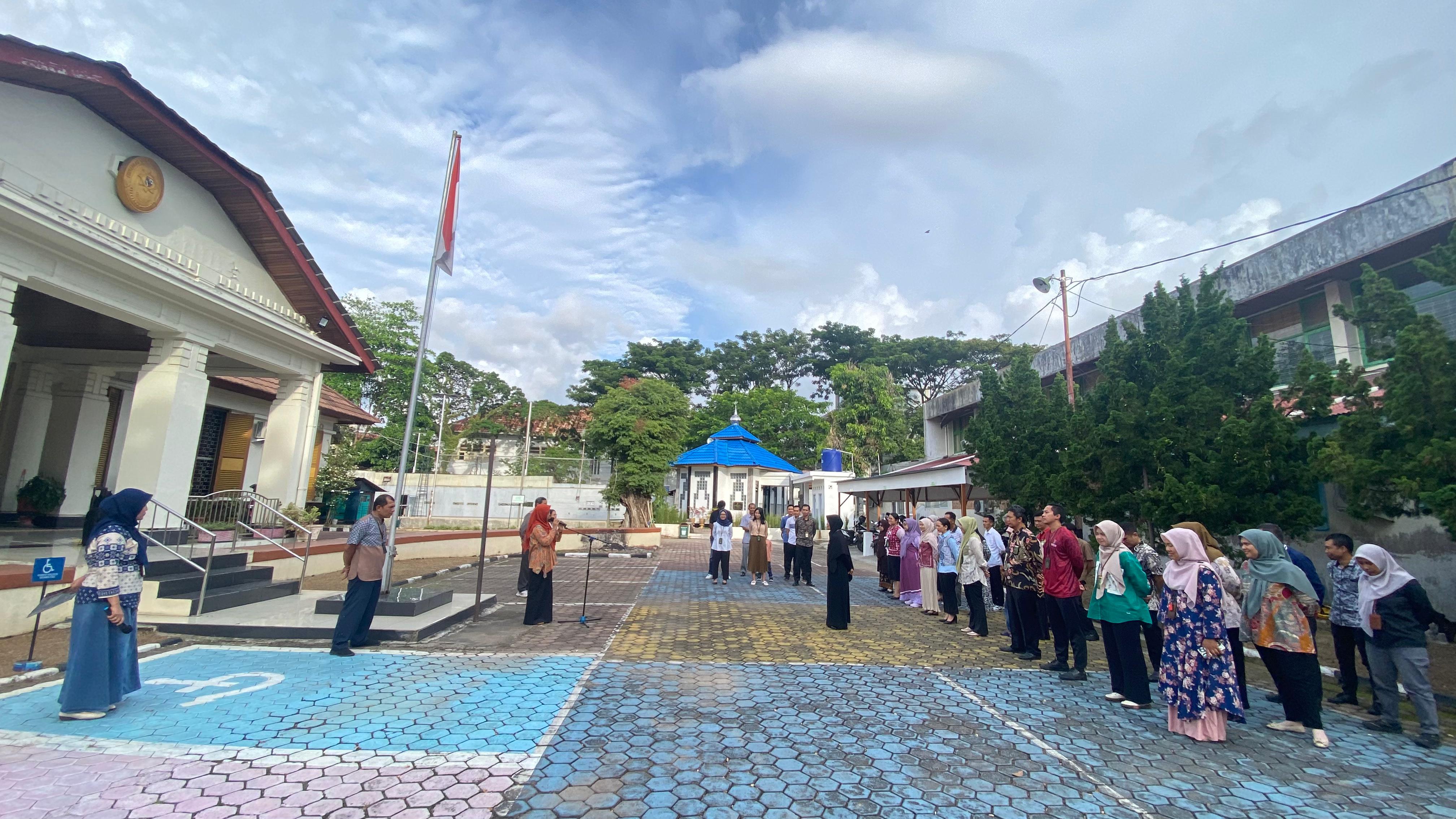 Kegiatan Rutin Apel Sore PTUN Padang