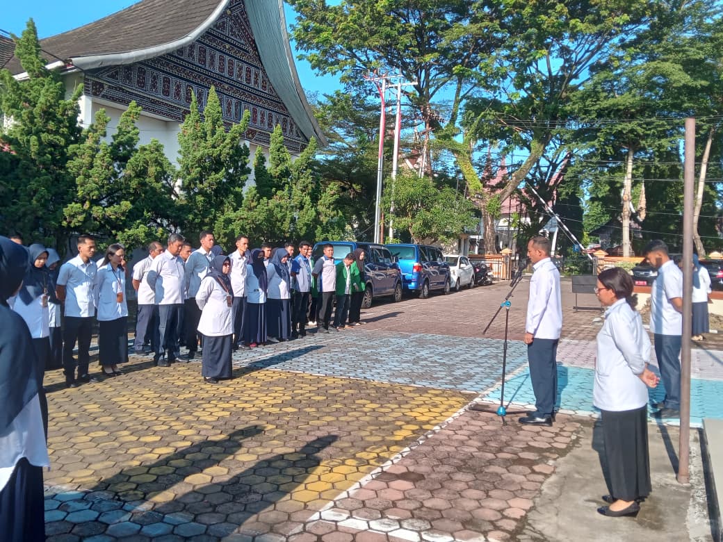 Kegiatan Rutin Apel Pagi PTUN Padang