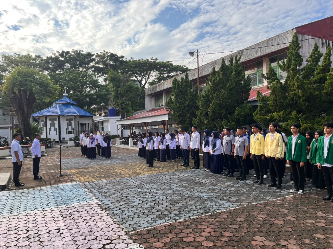 Kegiatan Rutin Apel Pagi PTUN Padang