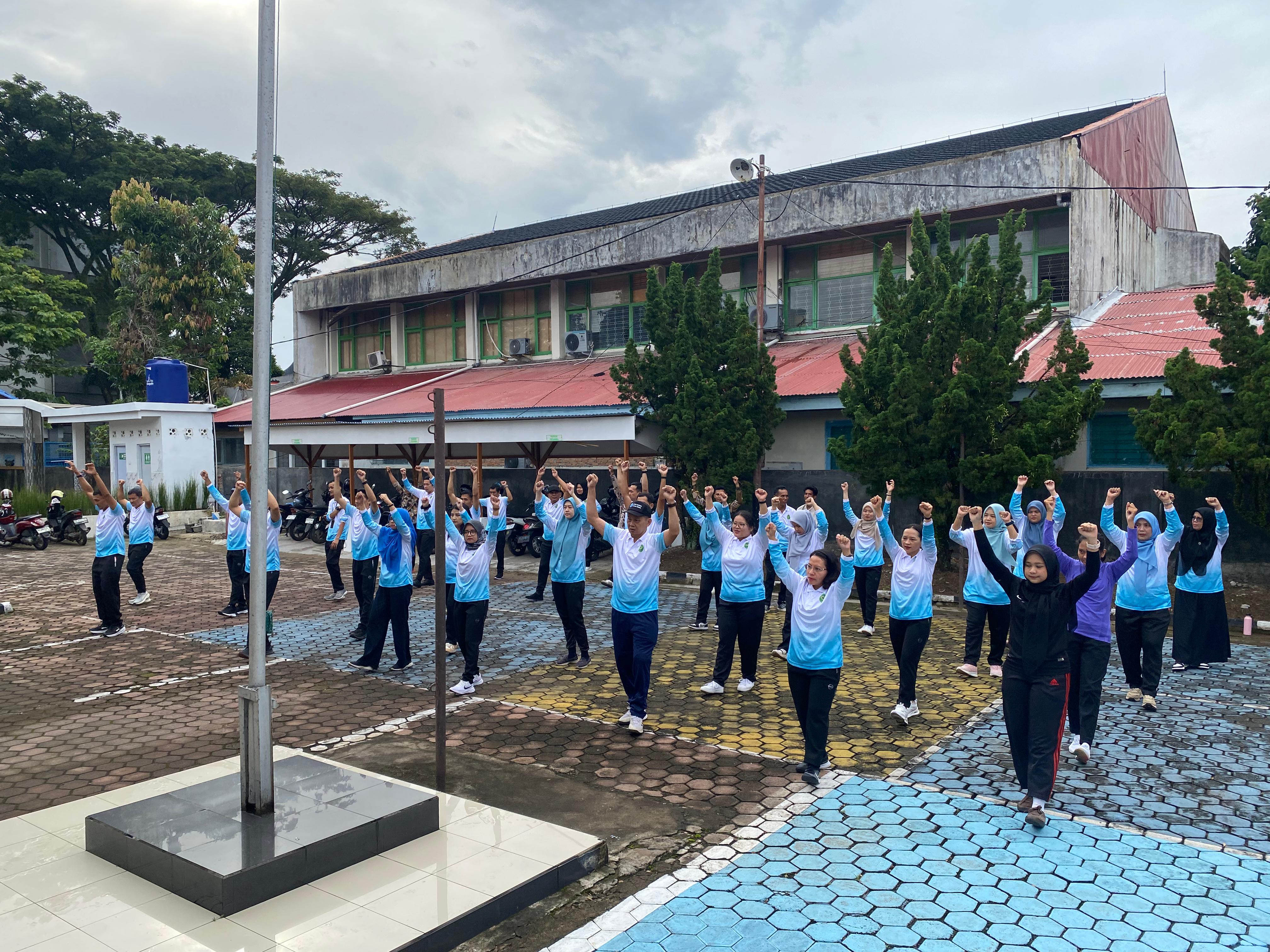 Kegiatan senam pagi seluruh Aparatur PTUN Padang