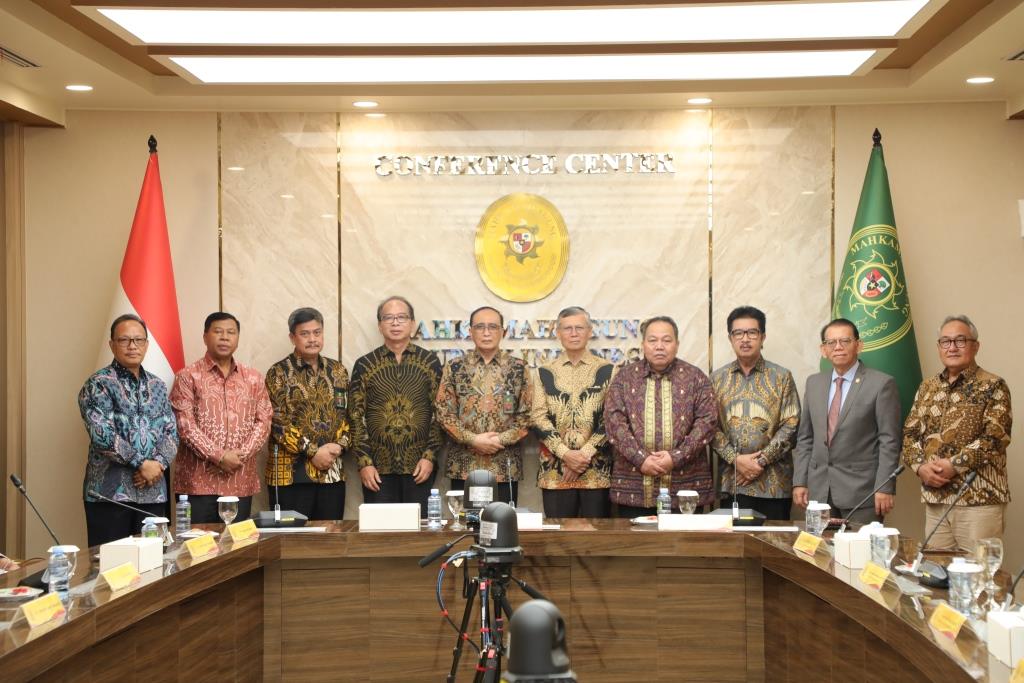 MA melepas Hakim Agung Kamar Agama Edi Riadi