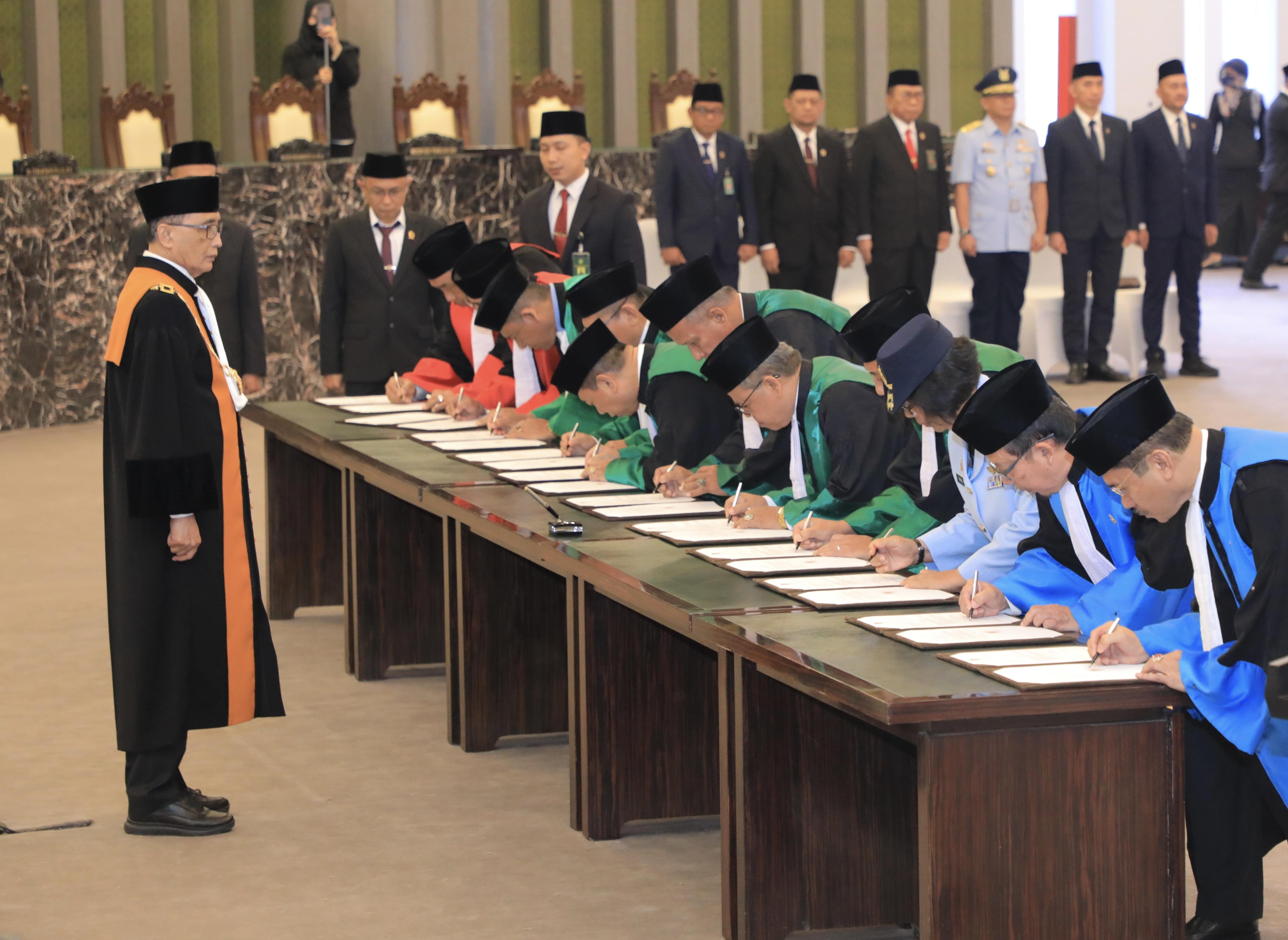 Jabatan adalah ladang untuk menabur jasa bukan ajang unjuk kuasa